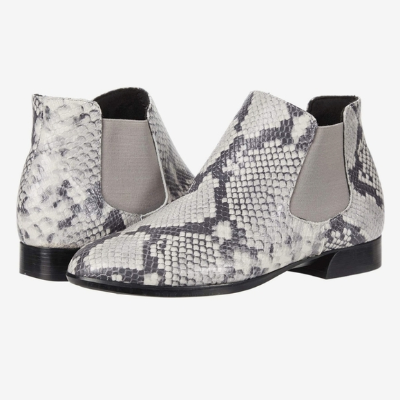 NEW Munro Cate Chelsea Snake Embossed Ankle Boots - Picture 1 of 8